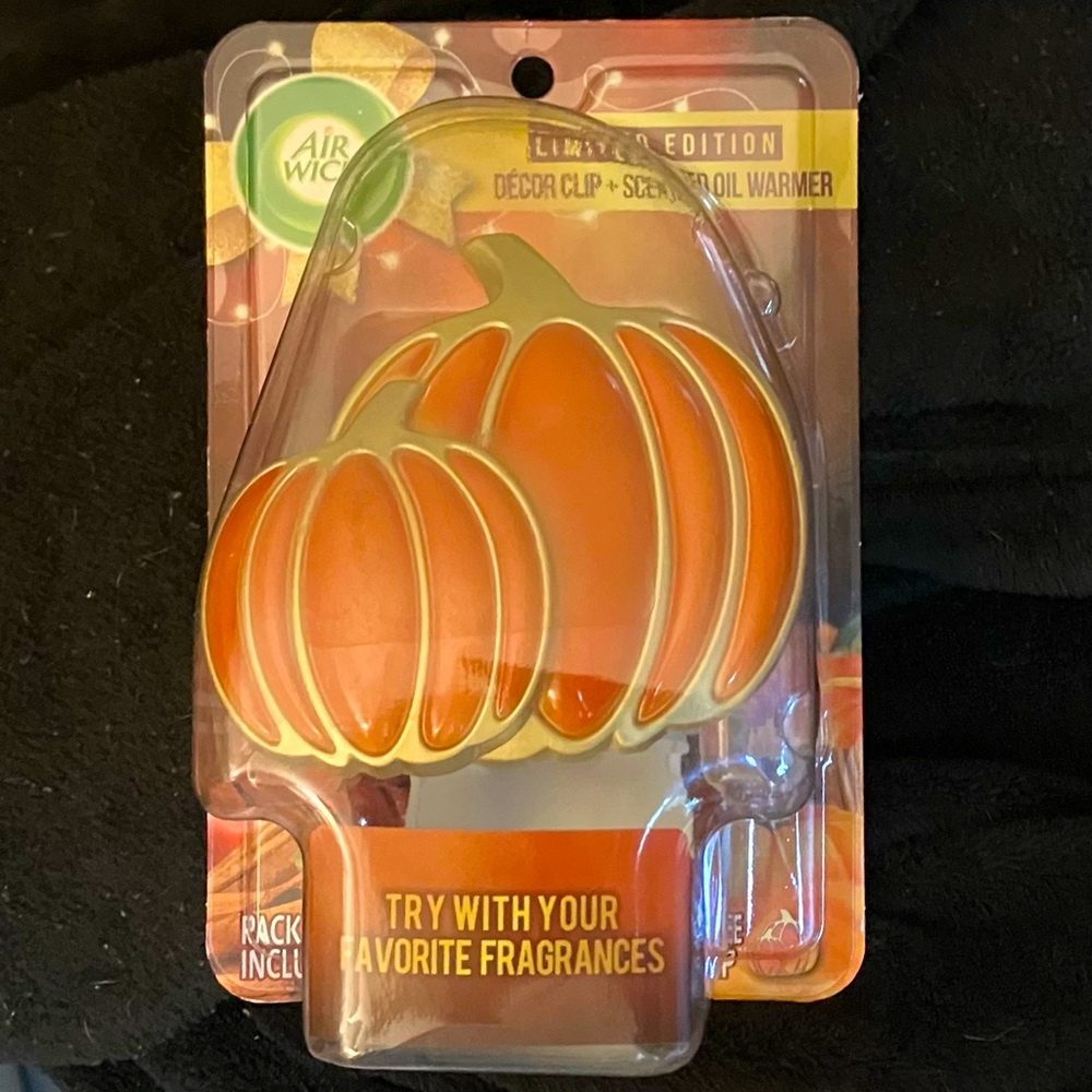 HALLOWEEN FALL AIR WICK PUMPKIN DECOR CLIP & PLUG-IN OIL WARMER-OIL NOT INCLUDED